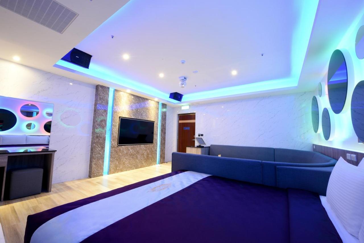 W3 Motel Luzhu 외부 사진