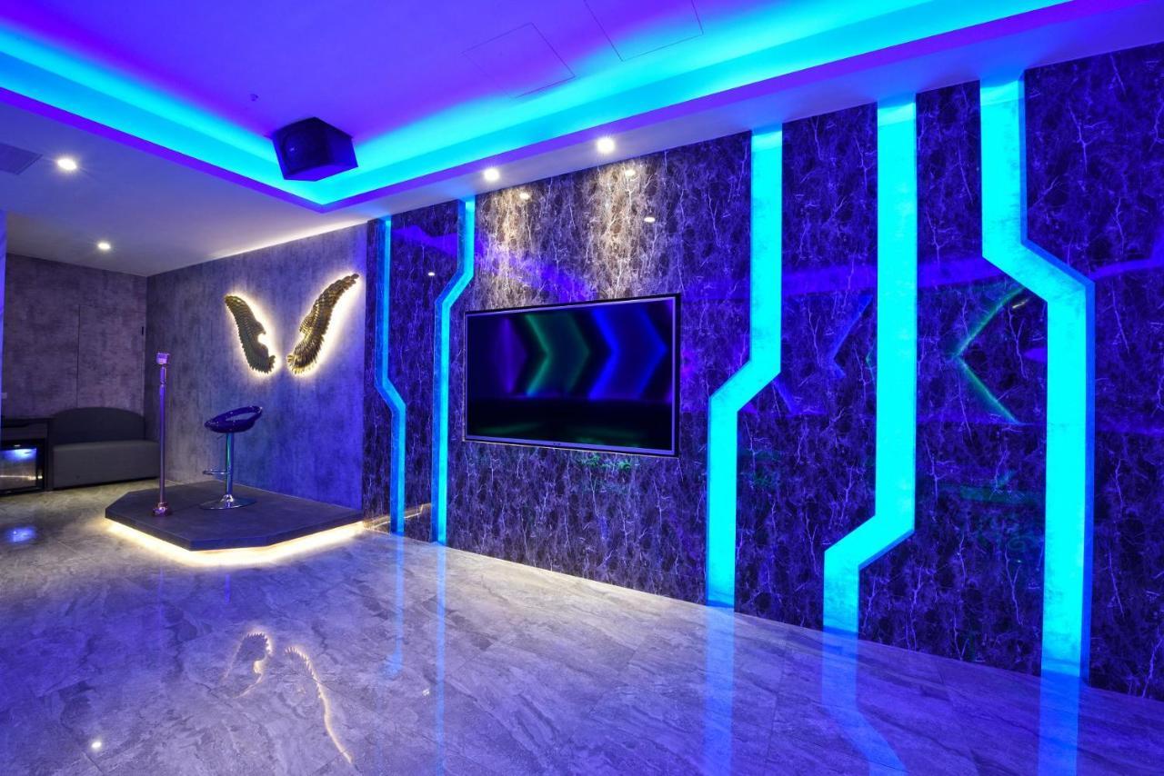 W3 Motel Luzhu 외부 사진